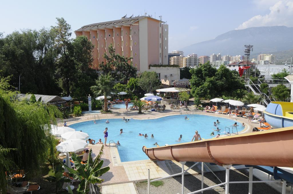 Klas Hotel Kargicak  Luaran gambar